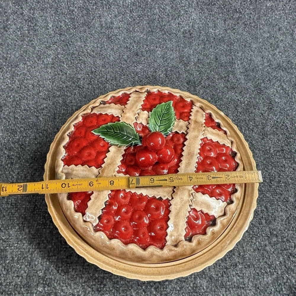 Cherry Pie Dish W/Lid  11